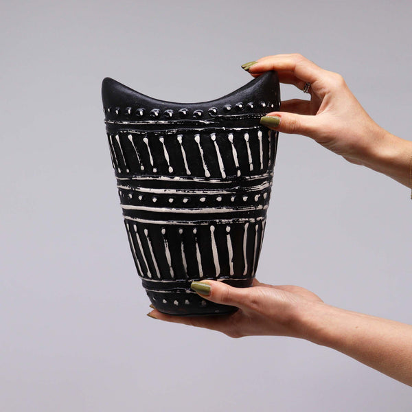 Örvény alakú váza - Csokoládé